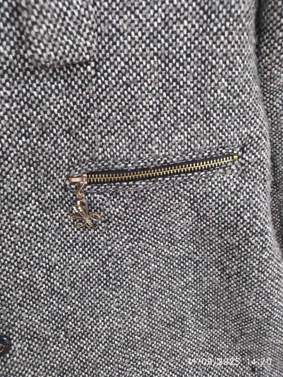 پالتو|لباس|بناب, |دیوار