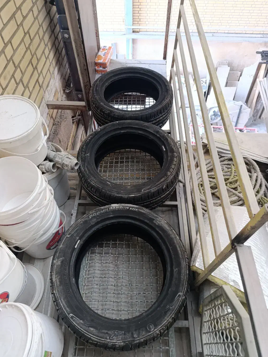 لاستیک بارز رینگ ۱۶|قطعات یدکی و لوازم جانبی|اصفهان, محمودآباد|دیوار