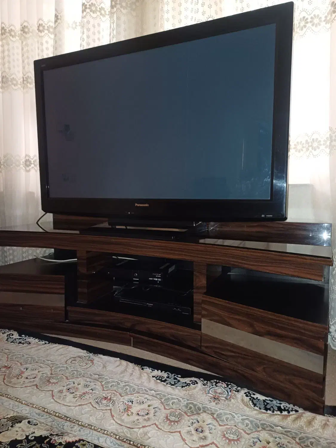 آل سی دی ۴۶ پاناسونیک همراه با میز|تلویزیون و پروژکتور|ایذه, |دیوار