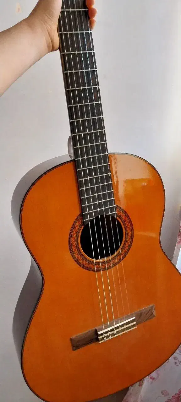 گیتار یاماها(Yamaha) C70|گیتار، بیس، امپلیفایر|ارومیه, |دیوار