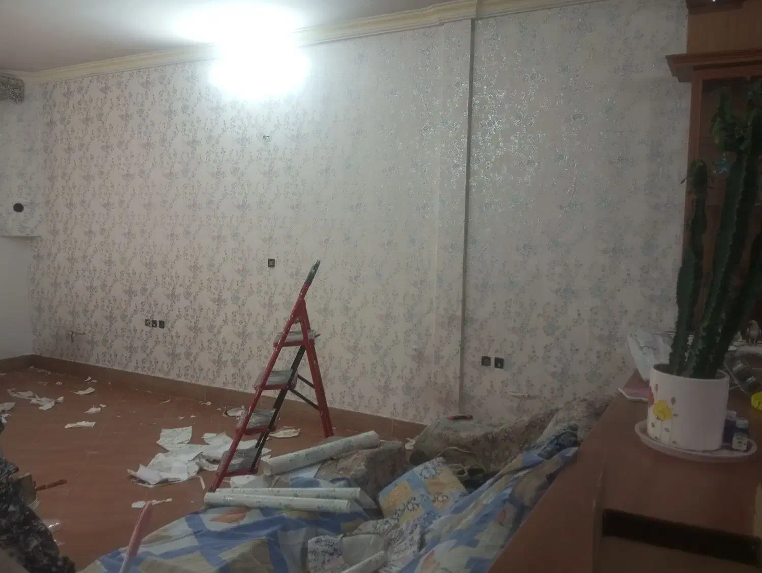 نقاشی ساختمان نصب کاغذ دیواری|خدمات پیشه و مهارت|نیشابور, شهرک ولیعصر|دیوار