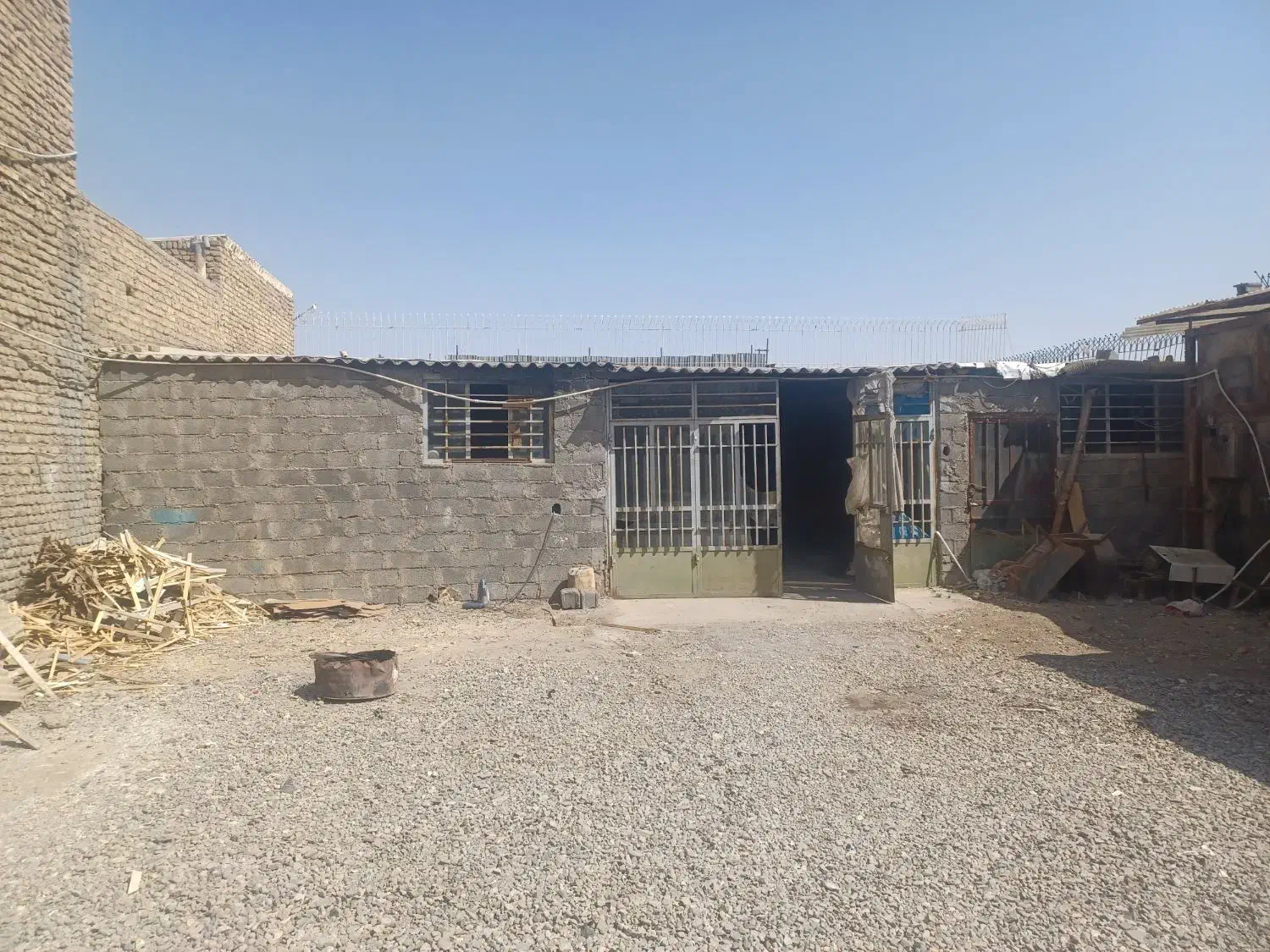 ۱۶۰متر کارگاه مسقف واقع در خین عرب طرحچی ۵|اجارهٔ دفتر صنعتی، کشاورزی، تجاری|مشهد, خین عرب|دیوار