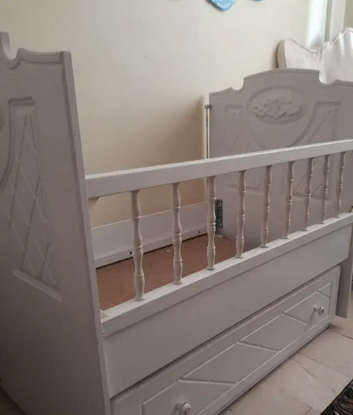 تخت کودک‌‌ و کریر و صندلی ماشین|تخت و صندلی بچه|پردیس, فاز ۱۱|دیوار