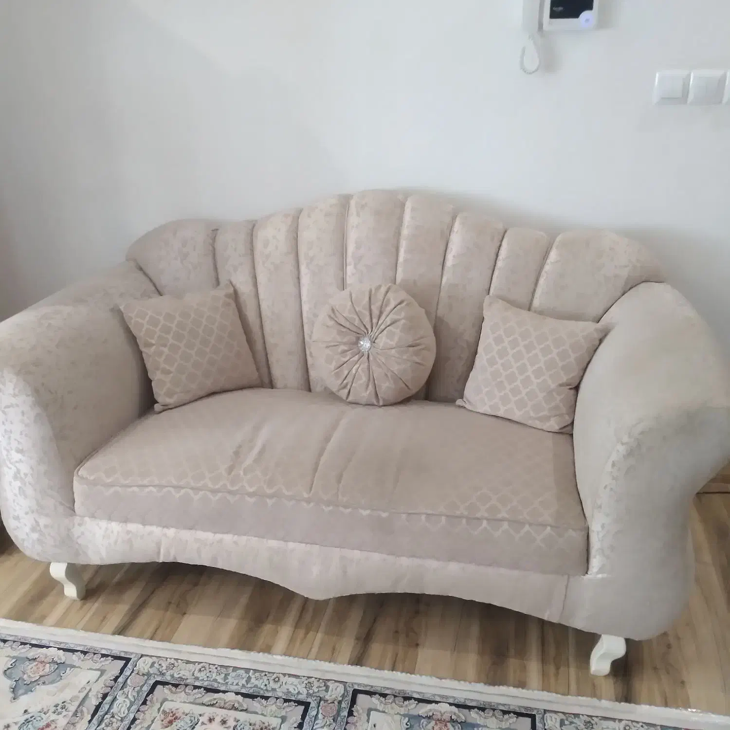 مبل ۶ نفره در حد نو|مبلمان خانگی و میز عسلی|رشت, شهرک قدس|دیوار