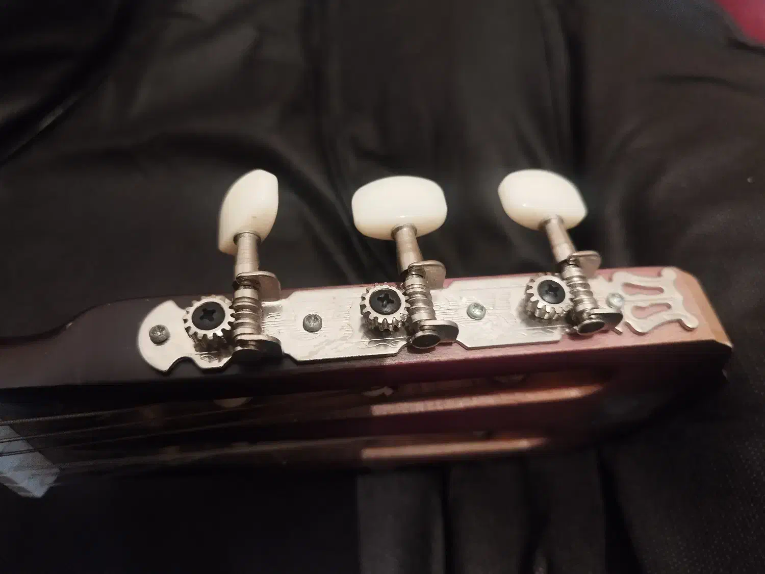 گیتار نو نو معاوضه با آیفون 7.6..128گ|گیتار، بیس، امپلیفایر|ایلام, |دیوار