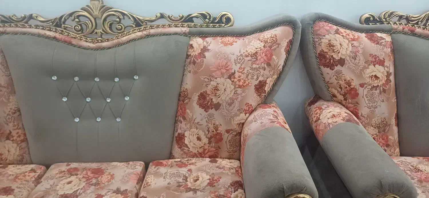 مبل ۷نفره سلطنتی|مبلمان خانگی و میز عسلی|میبد, |دیوار