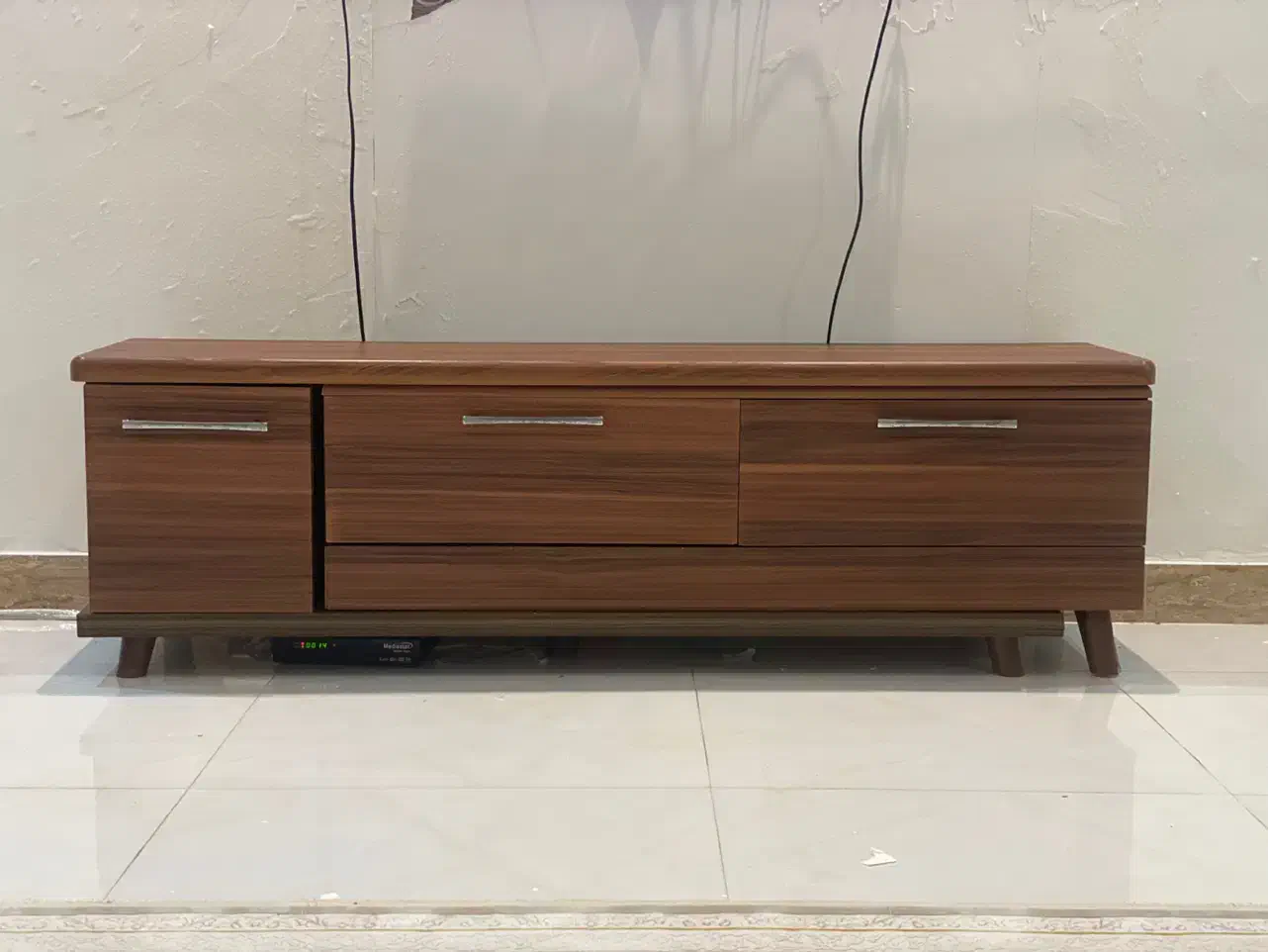 میز تیوی متحرک|میز تلویزیون|رشت, گلزاران|دیوار