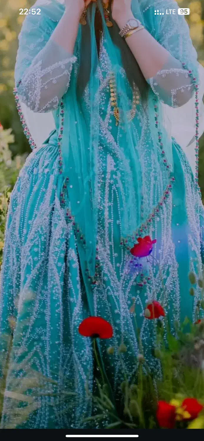 لباس لری|لباس|شیراز, بعثت|دیوار