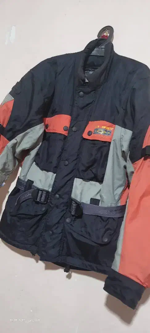 کاپشن موتورسواری (گرم و دارای ضربه گیر)|لباس|شیراز, سلطان آباد|دیوار