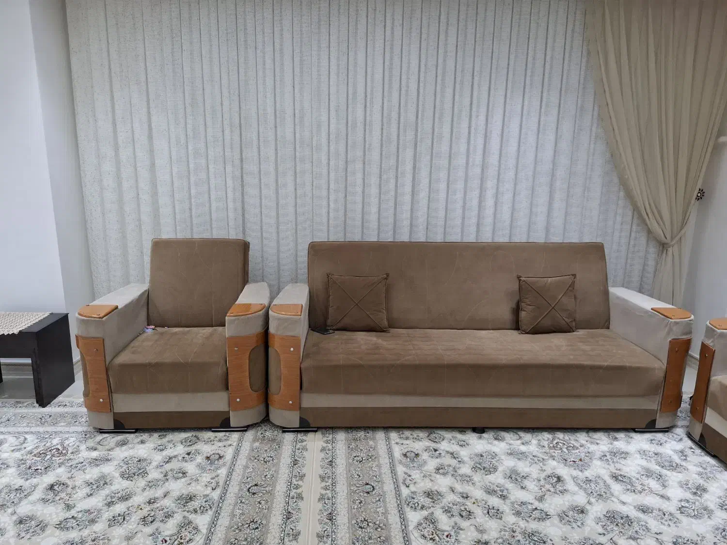 فروش‌ یک‌ دست‌ مبل‌ ۸‌ نفره‌ تمیز|مبلمان خانگی و میز عسلی|بوکان, |دیوار