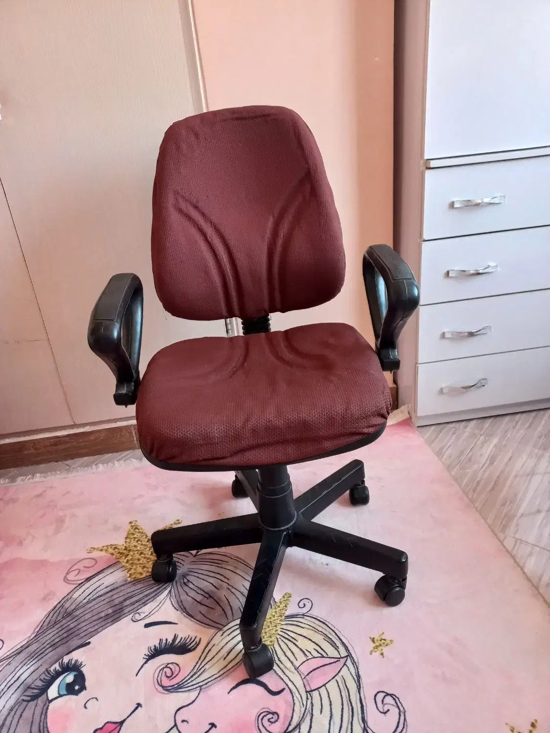 صندلی گردان تمیز وسالم|مبلمان اداری|اراک, |دیوار