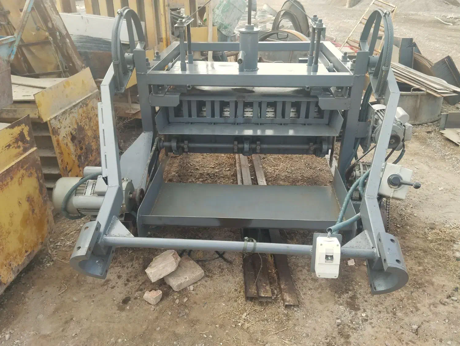 دستگاه بلوک زنی|ماشین‌آلات صنعتی|مشهد, باغ فراگرد|دیوار