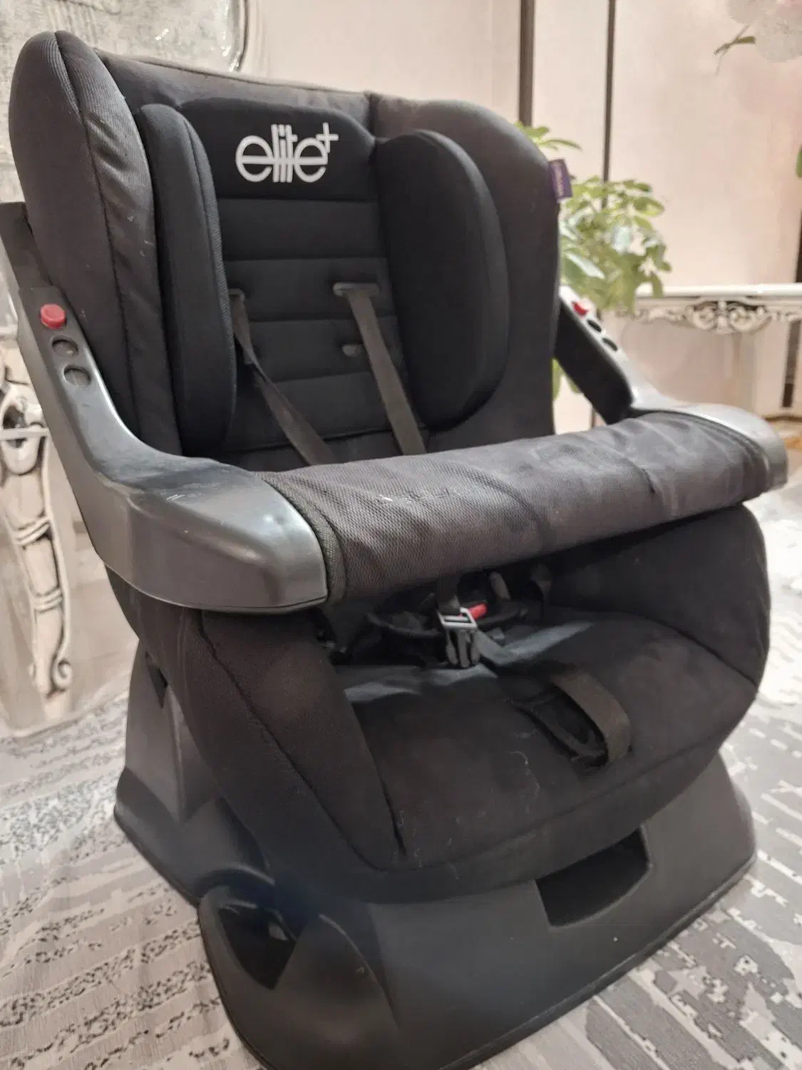 صندلی ماشین کودک|تخت و صندلی بچه|شیراز, تندگویان|دیوار