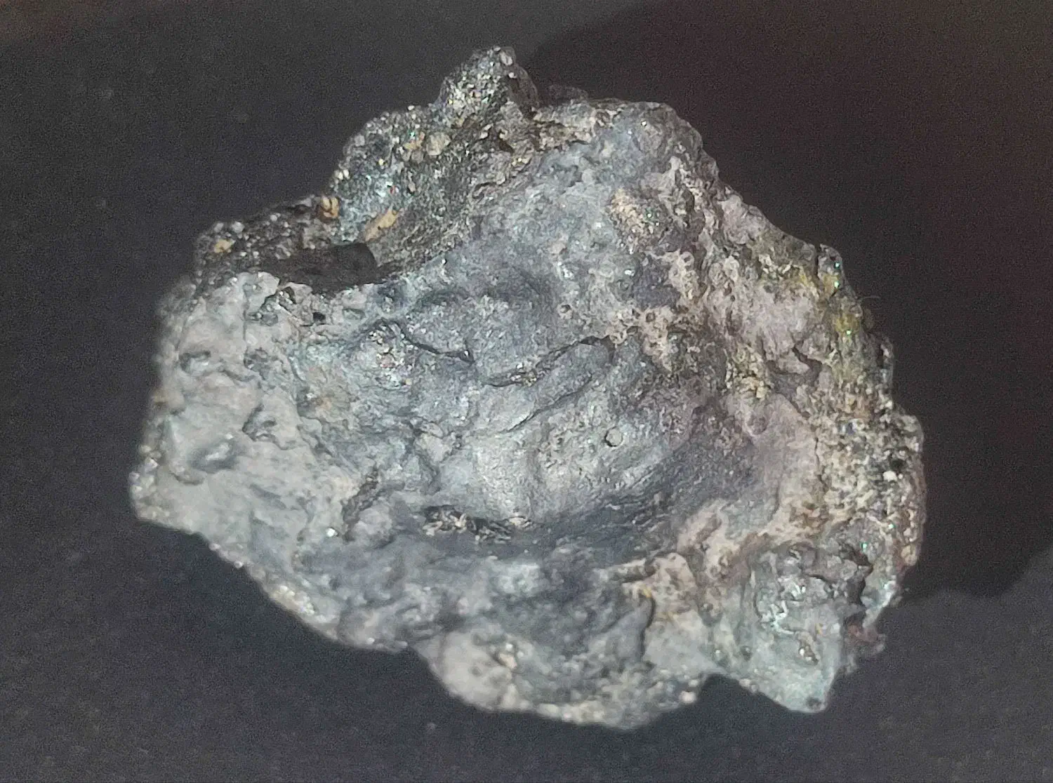 شهاب سنگ|کلکسیون اشیاء عتیقه|رباطکریم, رباطکریم|دیوار