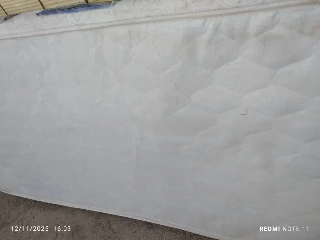 تشک رختواب|تشک تختخواب|میانه, |دیوار