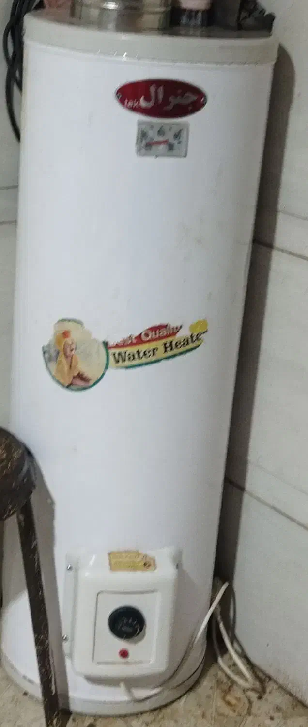 آبگرمکن کوچک برای آرایشگاه مغازه.|آبگرمکن، پکیج، شوفاژ|میاندوآب, |دیوار