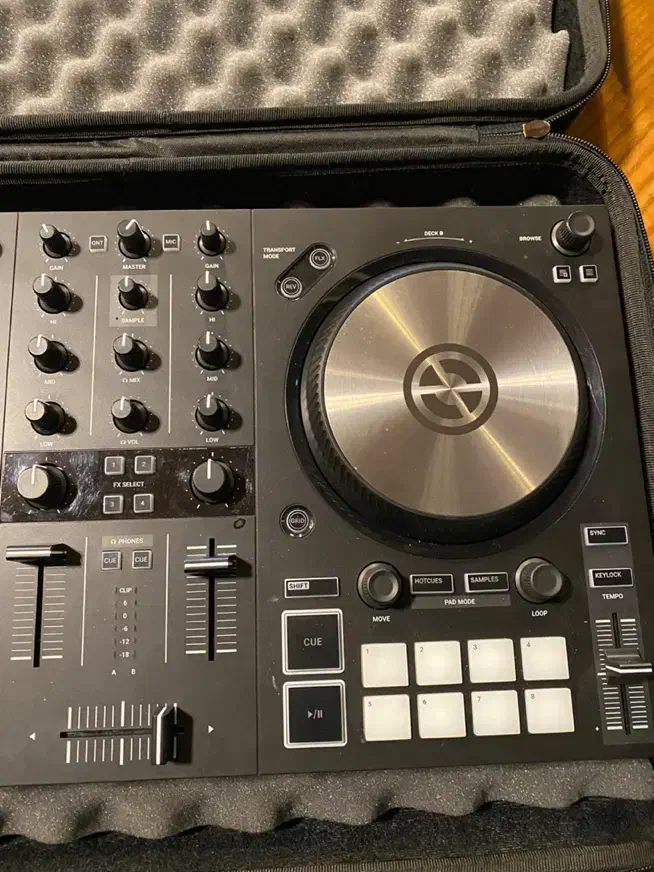 دستگاه دیجی traktor s2|آلات موسیقی|پردیس, فاز ۲|دیوار