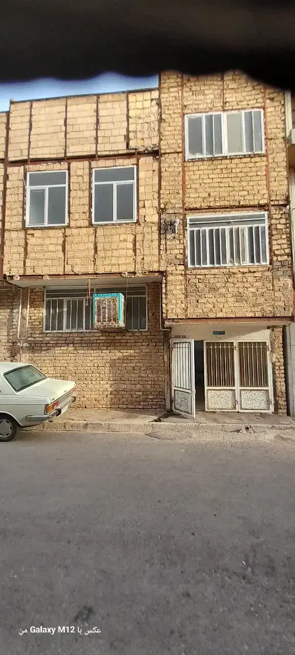 منزل فروشی دوطبقه و نیم حکمت جنوبی|فروش خانه و ویلا|قم, ولیعصر|دیوار