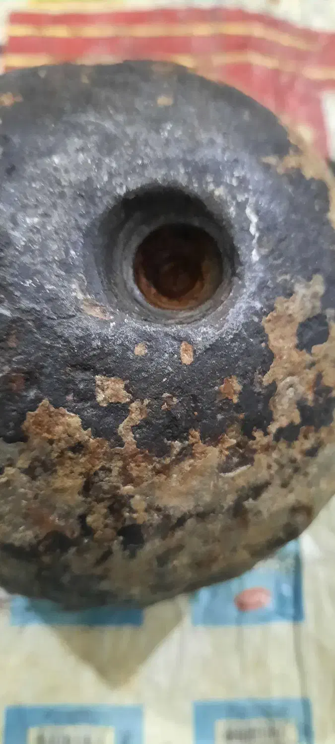 سنگ آسیاب|کلکسیون اشیاء عتیقه|کرمانشاه, |دیوار