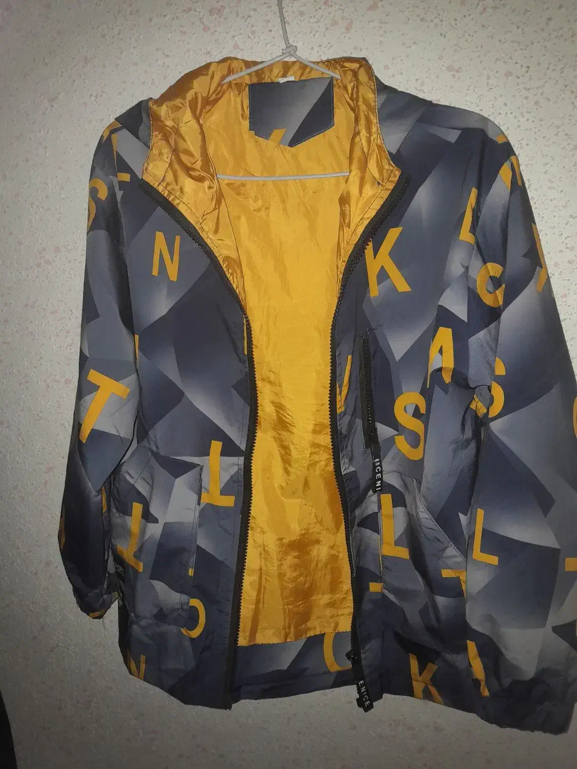 پوتین وبارونی دورو  هم پسرونه هم دخترونه|کفش و لباس بچه|رشت, رشتیان|دیوار