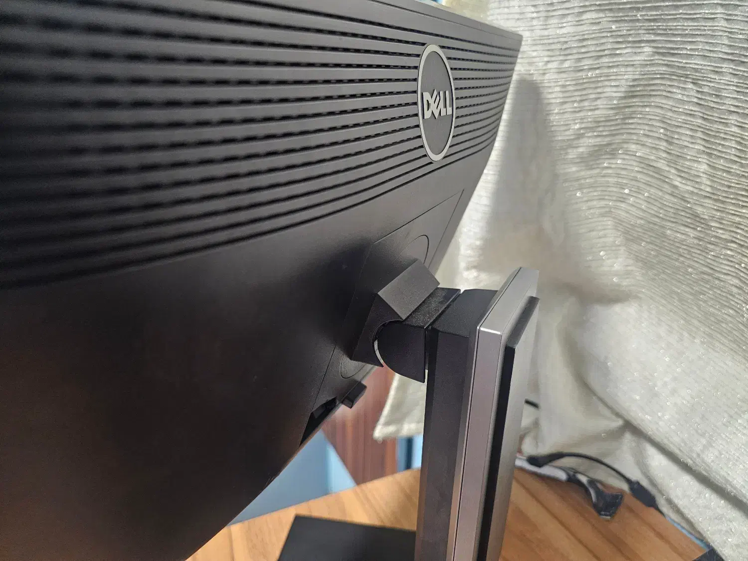 مانیتور مارک DELL|قطعات و لوازم جانبی رایانه|بندر انزلی, تهران|دیوار