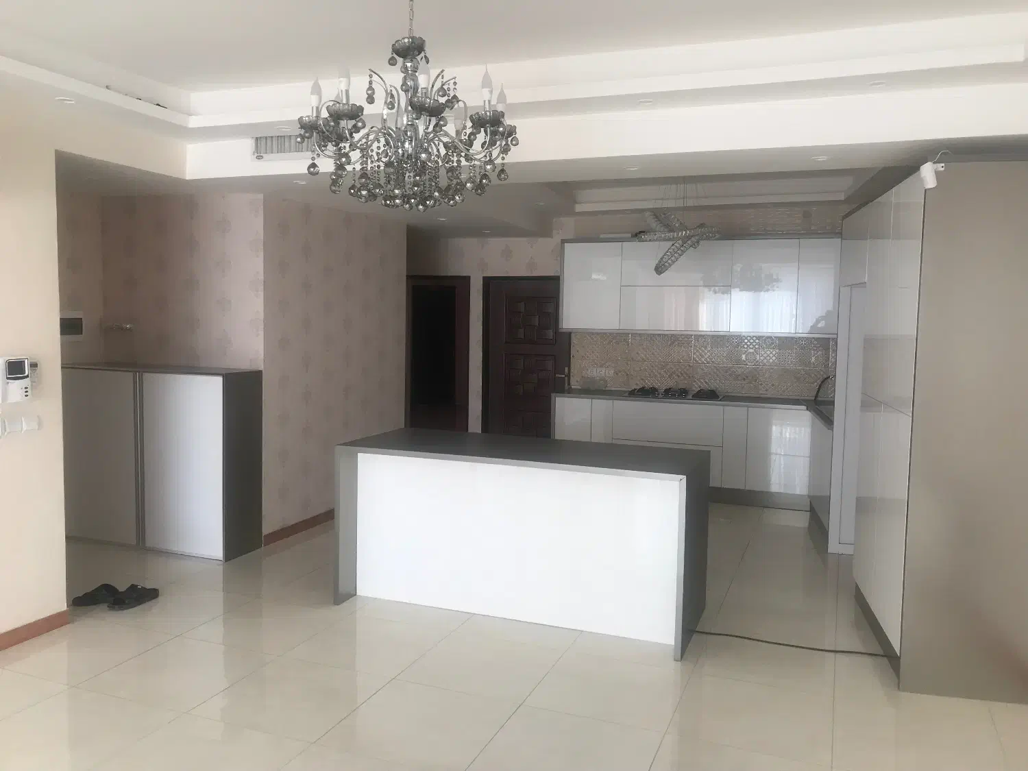 واحد ۱۱۸ متری *دوکله *فول*بلوار دانشجو *|فروش آپارتمان|ایلام, |دیوار