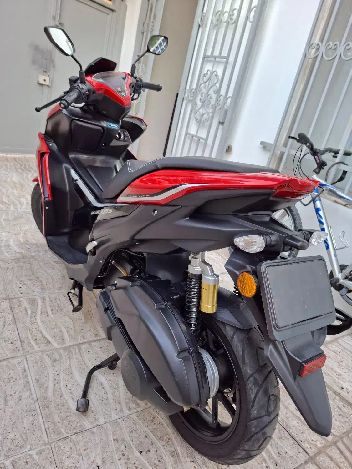 طرح آیروکس نیرو موتور R155 آب خنک|موتورسیکلت|ساری, |دیوار