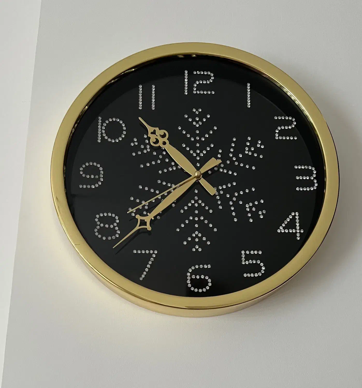 دو عدد لوستر تک شاخه و یک عدد ساعت دیواری|لوستر و چراغ آویز|کیش, |دیوار