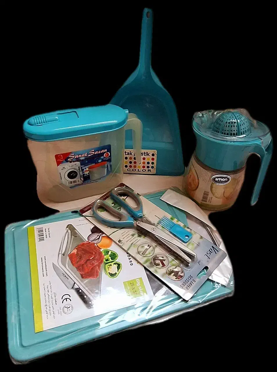 سرویس پلاستیک خاص با رنگ  سبز کله غازی درباری|ظروف نگهدارنده، پلاستیکی، یک‌بارمصرف|قوچان, |دیوار