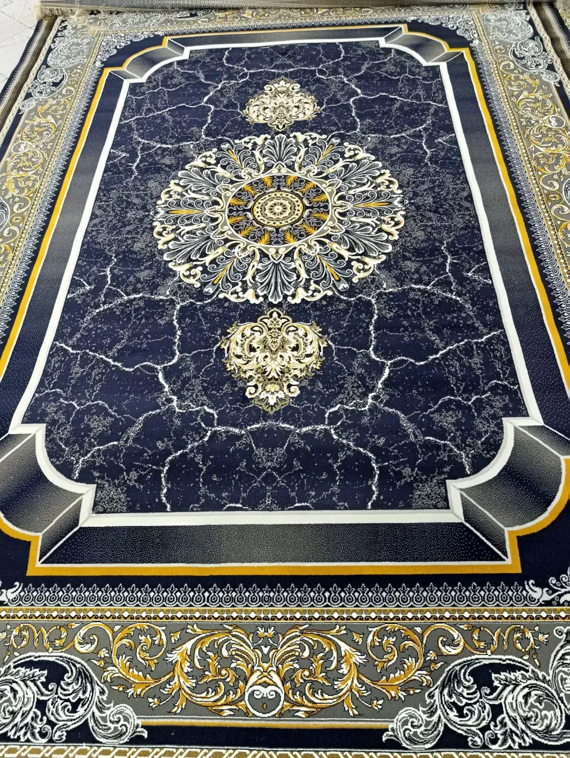 فرش طرح سنگ 700شانه تراکم2550 سورمه ای|فرش|زاهدان, |دیوار