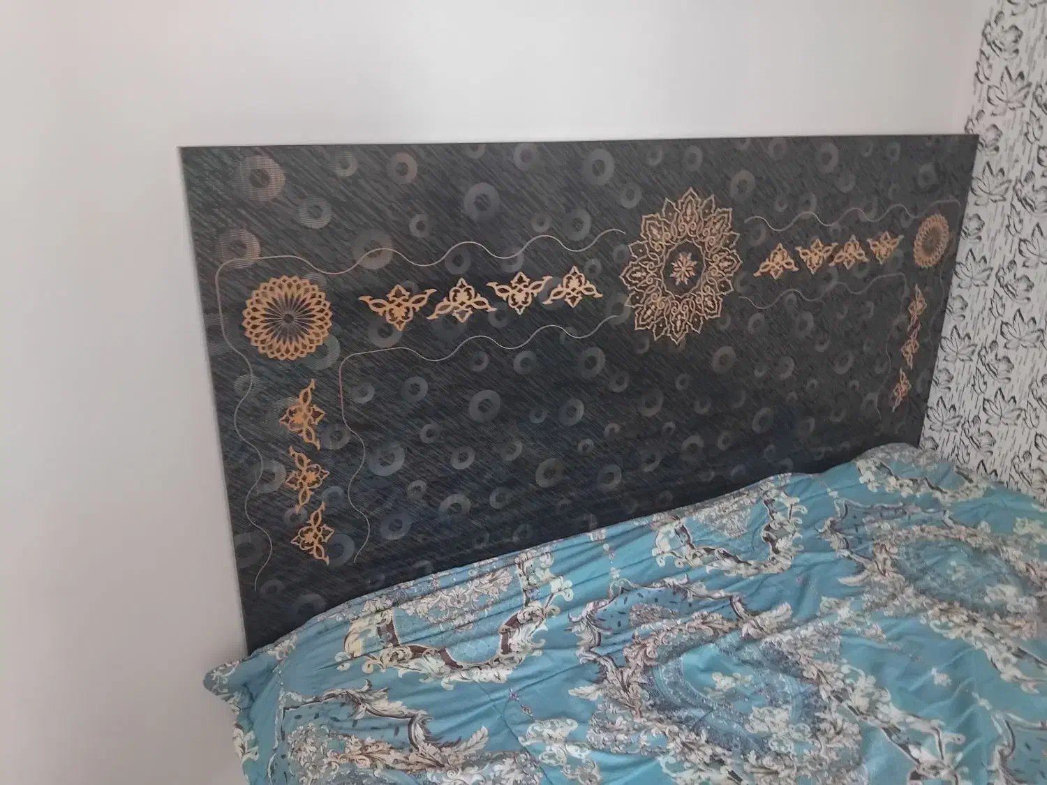 تخت دونفرسالم با همراه دشک به فروش میرسد|تشک تختخواب|دماوند, مسکن مهر گیلاوند|دیوار