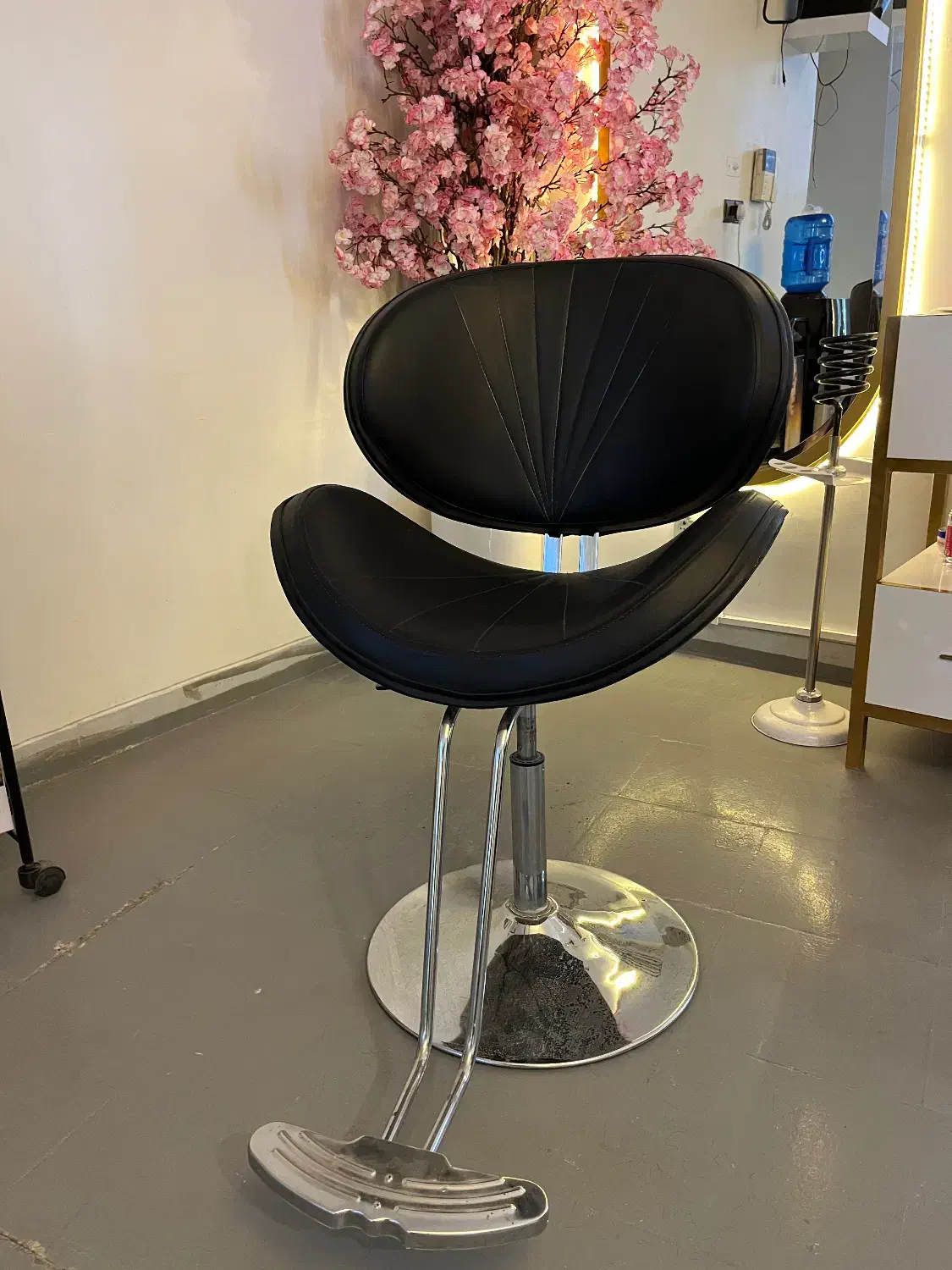 فروش صندلی کار آرایشگاهی|آرایشگاه و سالن‌های زیبایی|اصفهان, زهران|دیوار