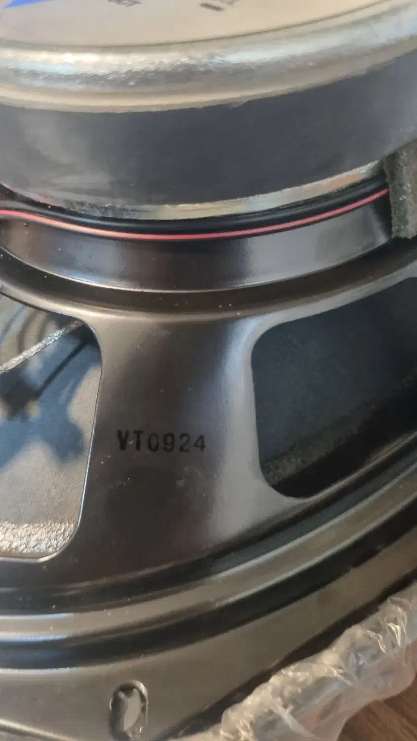 718 دست نخورده اصلی|صوتی و تصویری|اصفهان, پوریای ولی|دیوار