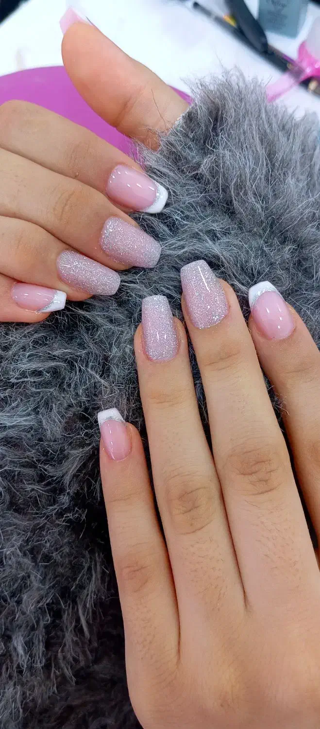 کاشت ناخن تخفیف|خدمات آرایشگری و زیبایی|بروجرد, |دیوار