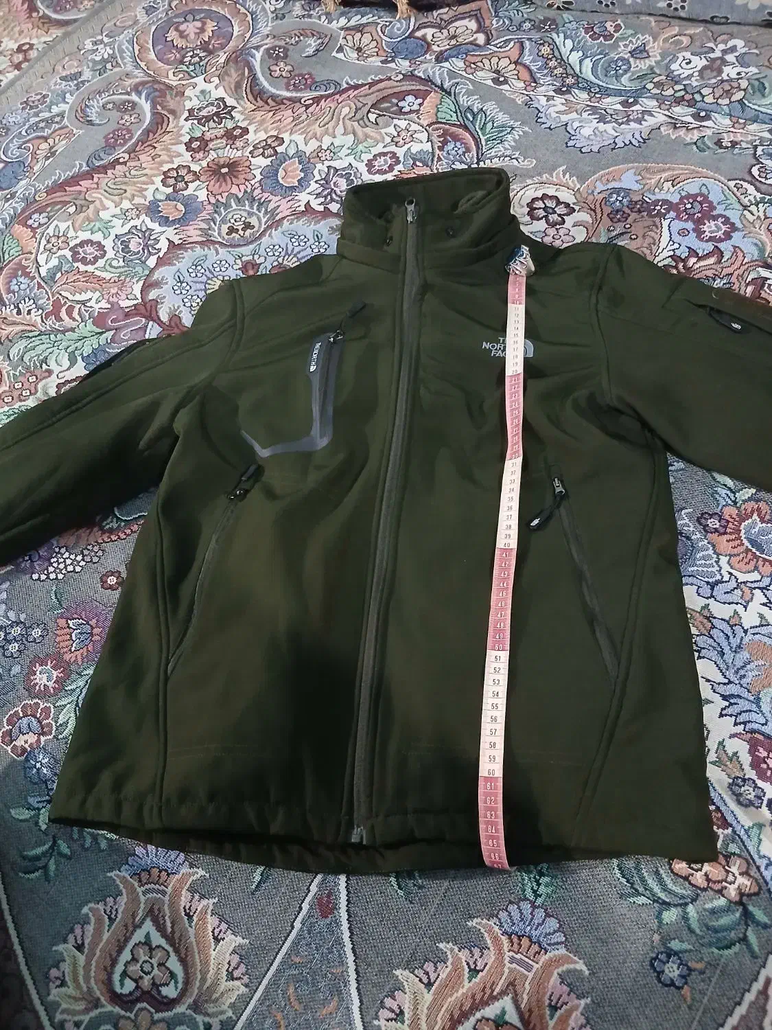 کاپشن ۲ پوش|لباس|سراوان, |دیوار