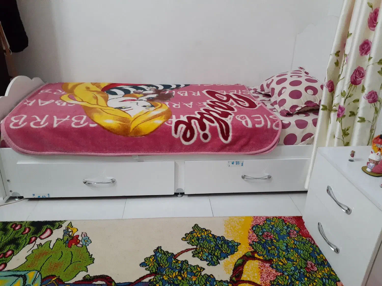 تخت یک نفره نوجوان همراه با تشک و پاتختی|تخت و سرویس خواب|بجنورد, |دیوار