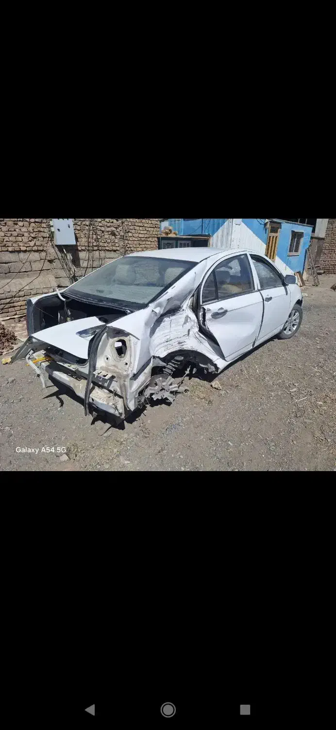 لیفان ۶۲۰ تصادفی|خودرو سواری و وانت|مشهد, نوید|دیوار