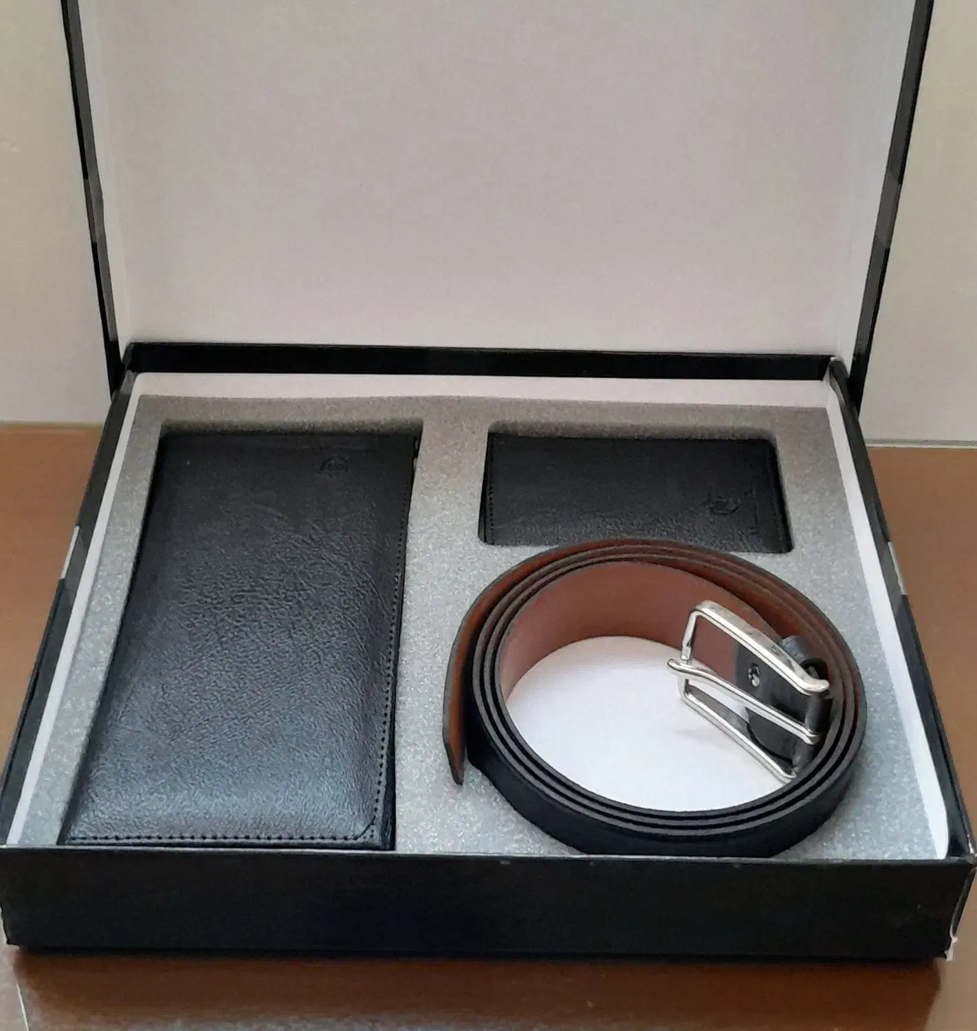 پک کادویی مردانه|کیف، کفش، کمربند|پرند, فاز ۶|دیوار