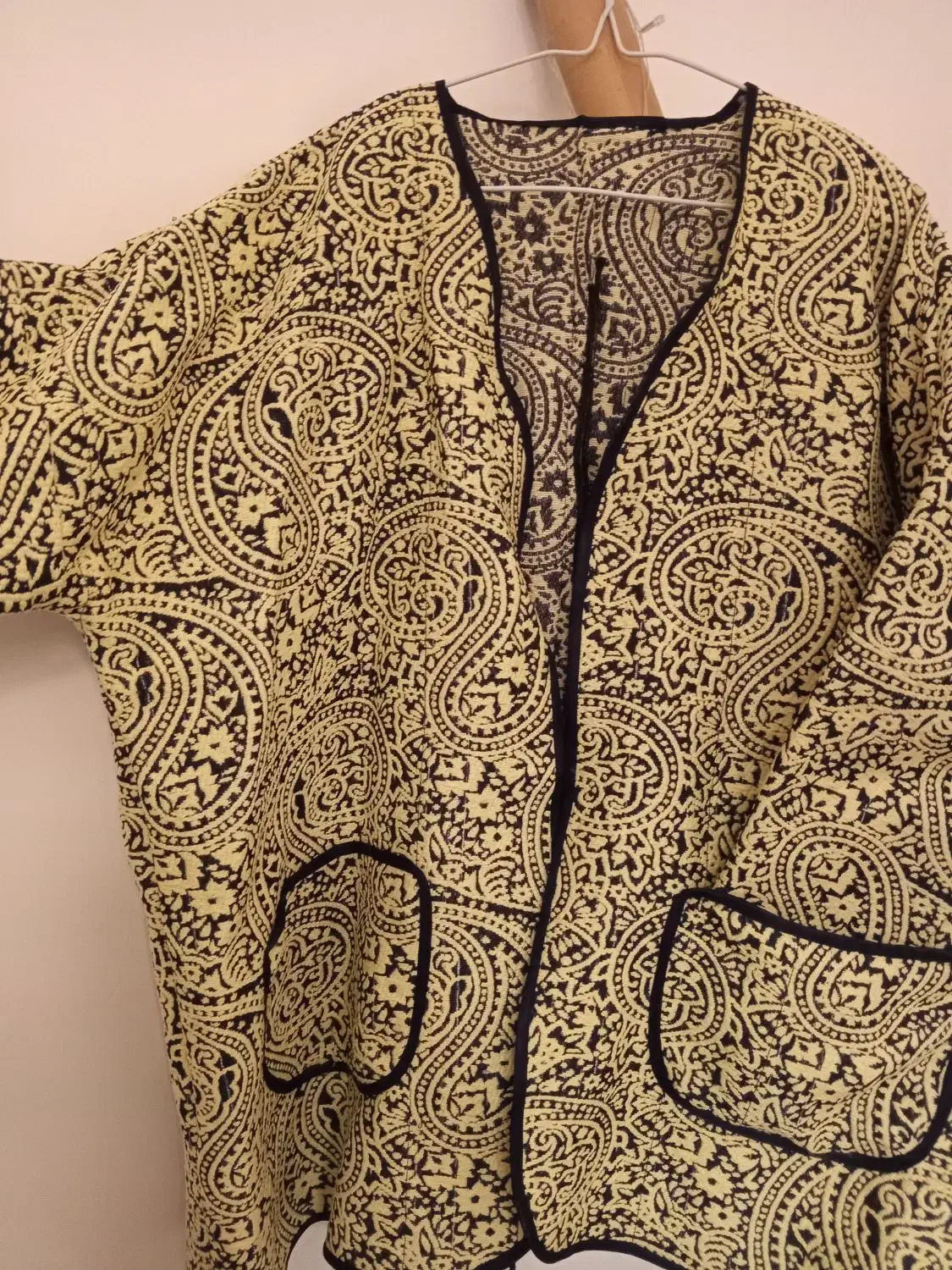 کت پاییزی|لباس|رشت, دیلمان|دیوار