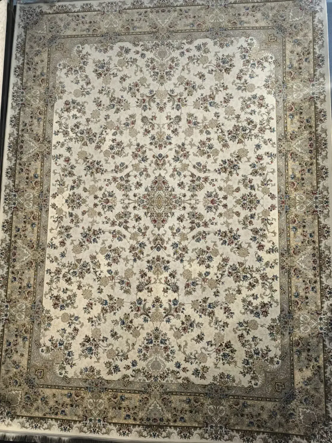 فرش مناسب خانه خود را در فروشگاه ما تهیه کنید|فرش|شیراز, سلطان آباد|دیوار