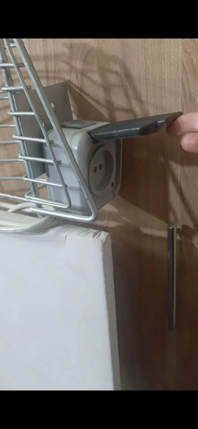 میز اتو سفید نو وسالم|اتو و لوازم اتو|مشهد, کوشش|دیوار