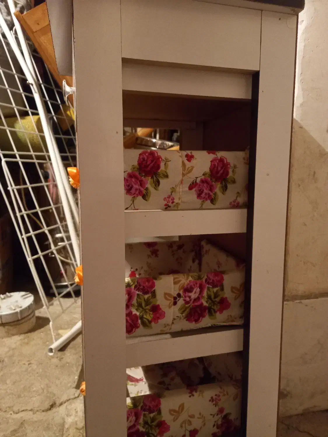 جاسیب زمینی پیاز کاملا نو|مبلمان خانگی و میز عسلی|بروجرد, |دیوار