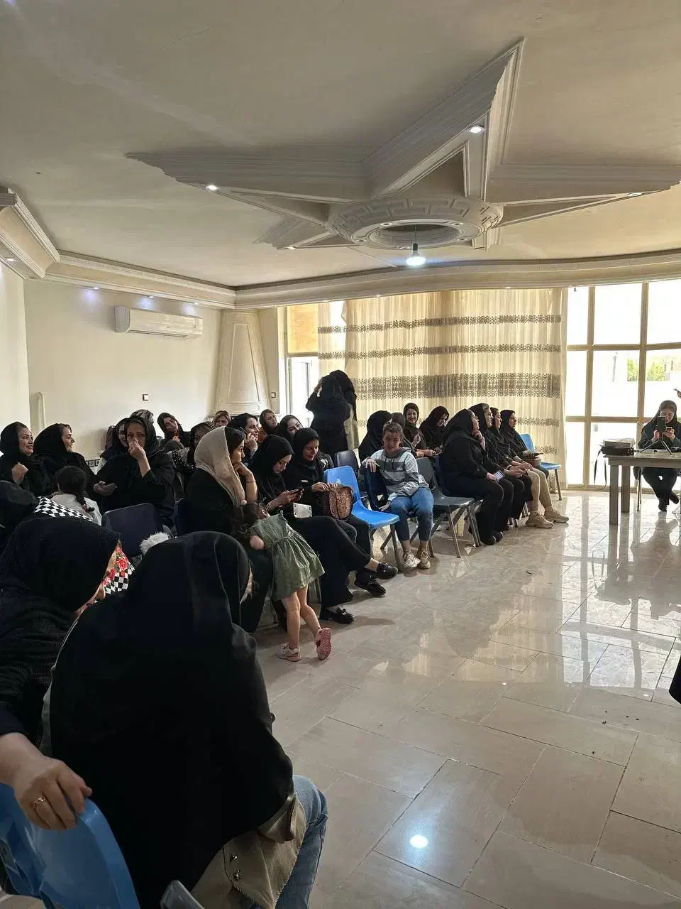 کار پاره وقت برای خانم های خانه‌دار|استخدام بازاریابی و فروش|کرمان, |دیوار