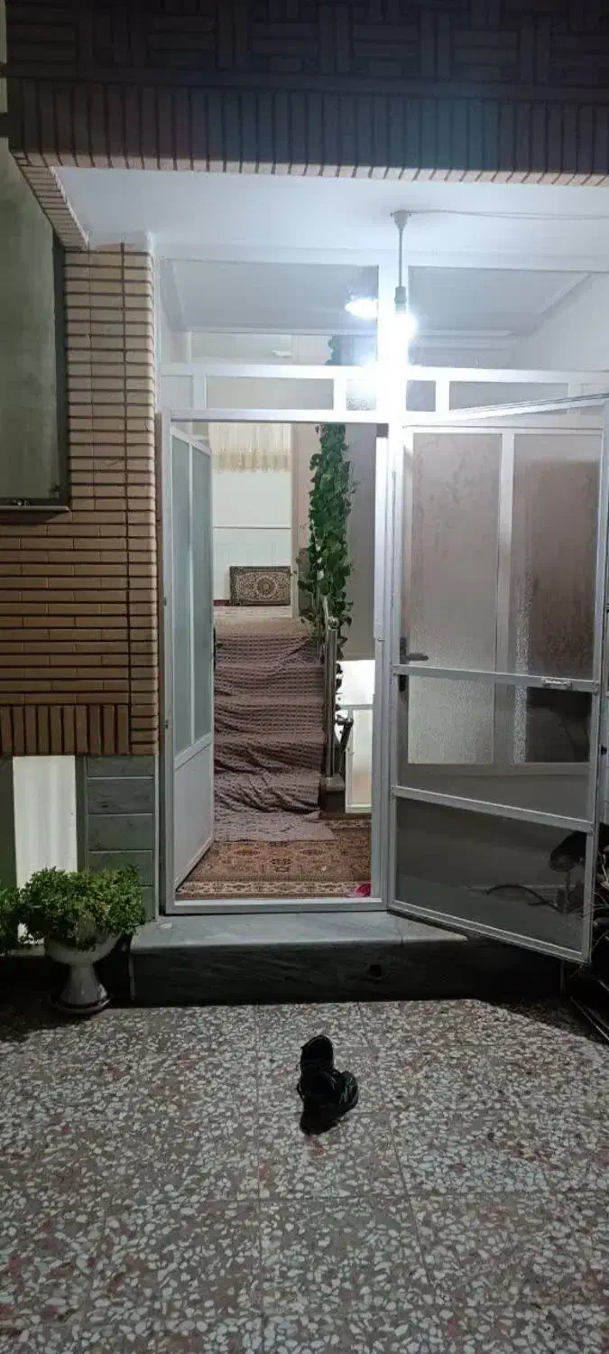 دربست ویلایی ۲ طبقه|اجارهٔ خانه و ویلا|قم, زنبیل آباد|دیوار