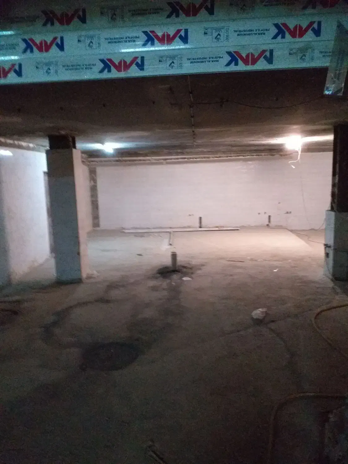 انباری ۱۵۰ متری|اجارهٔ مغازه و غرفه|تهران, زعفرانیه|دیوار