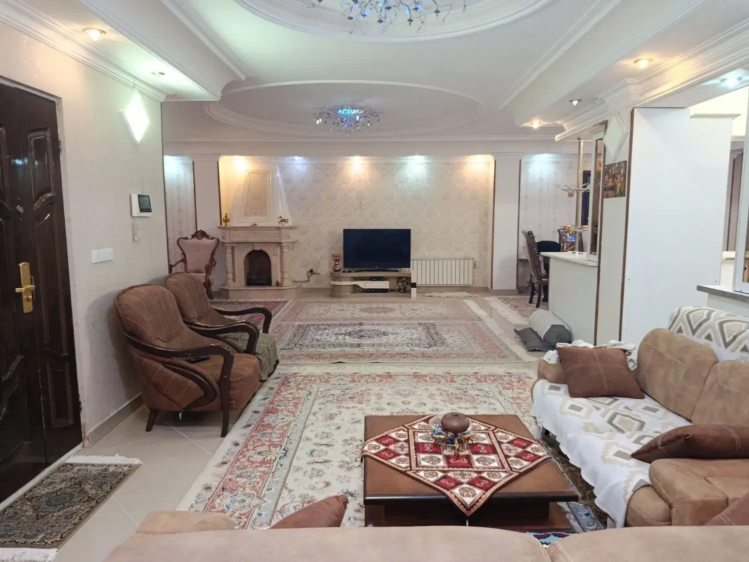 فروش آپارتمان ۱۸۰ متری ۳ خوابه در شهرک جهان‌نما|فروش آپارتمان|کرج, شهرک جهان‌نما|دیوار