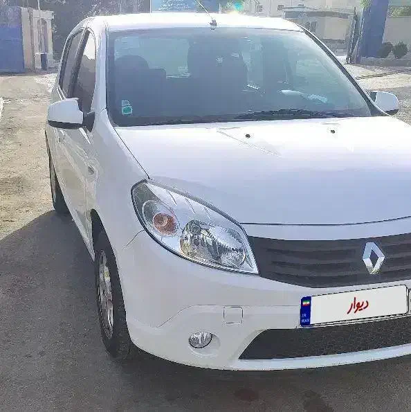 ساندرو اتوماتیک/مدل ۹۵ /کم کارکرد /بی رنگ / تمیز|خودرو سواری و وانت|تهران, تهران‌نو|دیوار