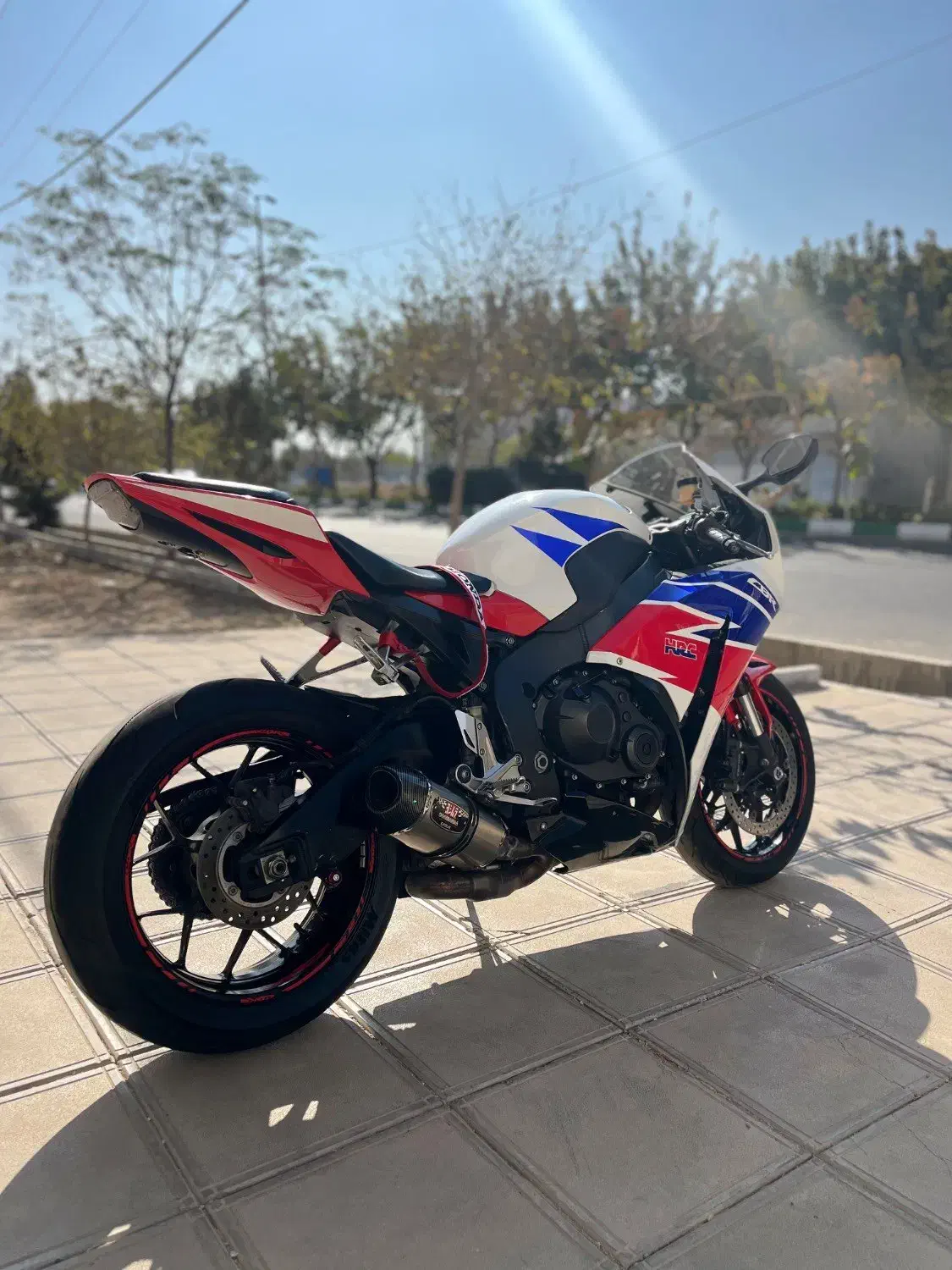 CBR 1000|موتورسیکلت|قم, صدوق|دیوار