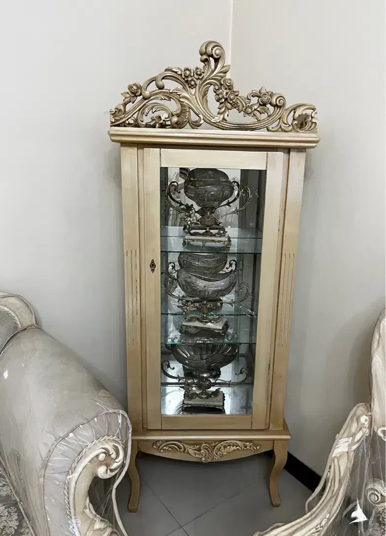 مینی ویترین چوب راش کاملا نو و سالم|بوفه، ویترین، کنسول|تهران, نیروی هوایی (پیروزی)|دیوار