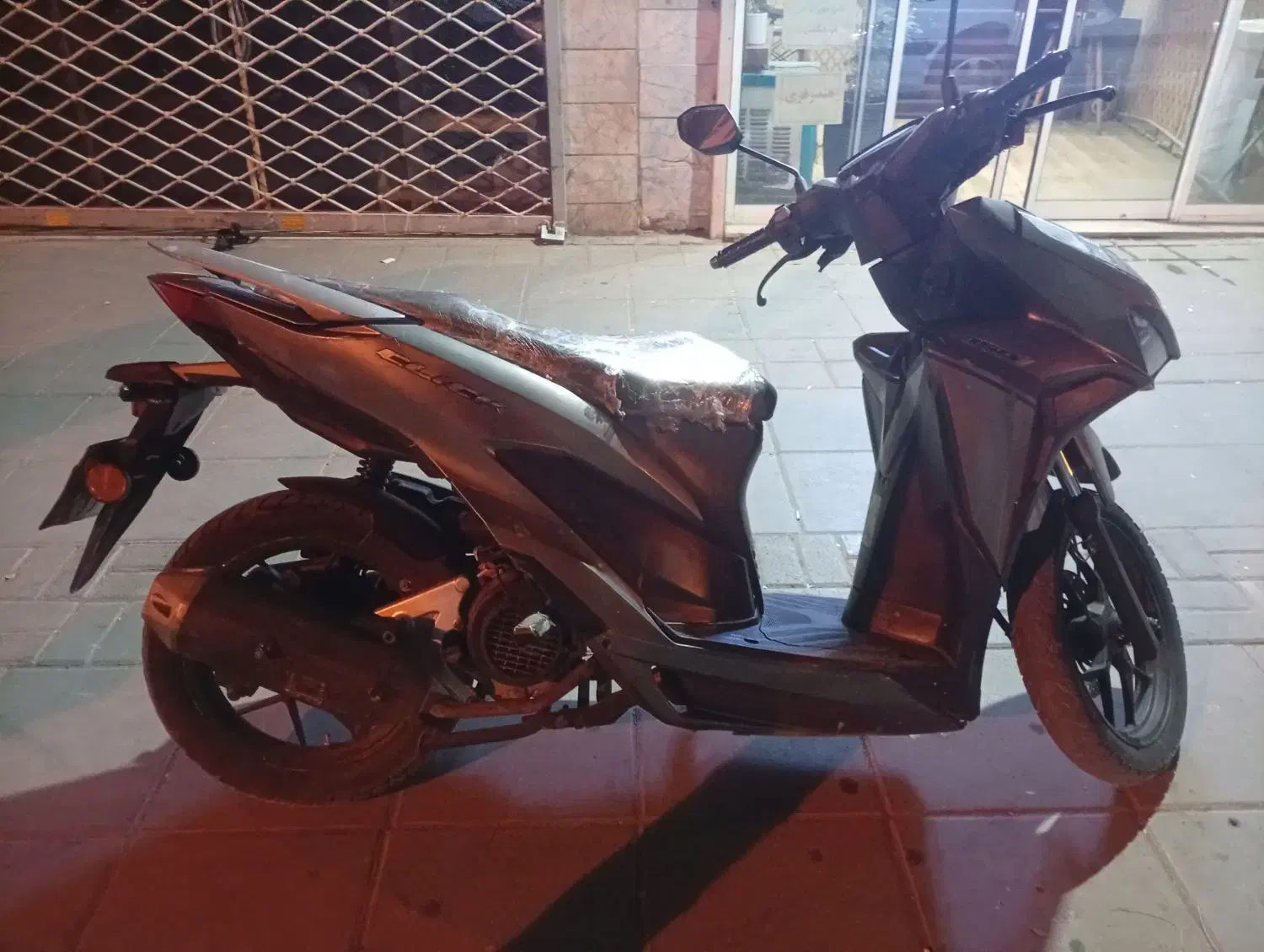 کلیک مدل 1400|موتورسیکلت|مشهد, رده|دیوار